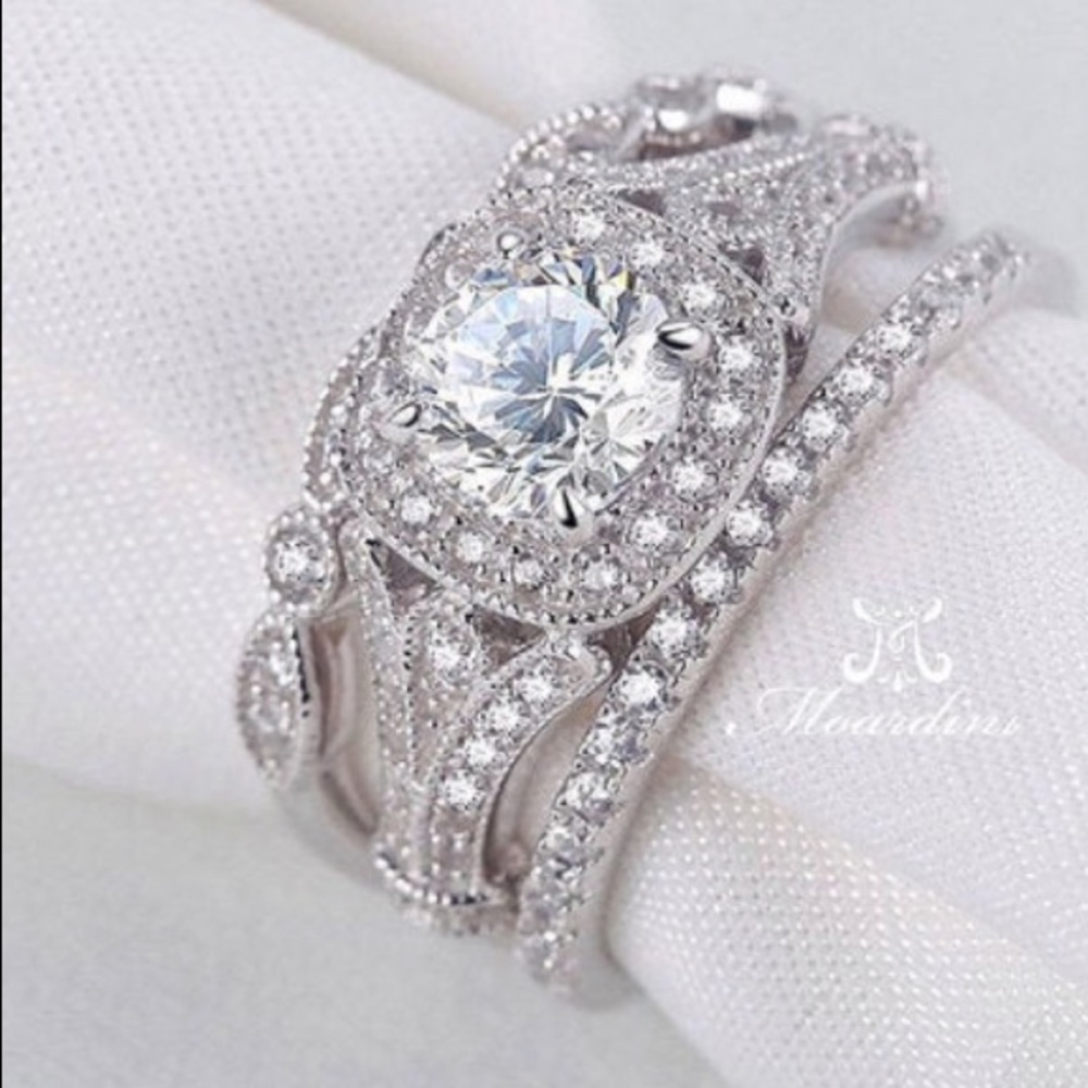Beautiful engagement/wedding set